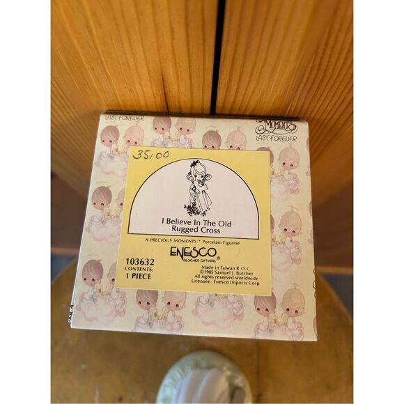 PRECIOUS MOMENTS I BELIEVE IN THE OLD RUGGED CROSS Figurine (8411) - Picture 7 of 7